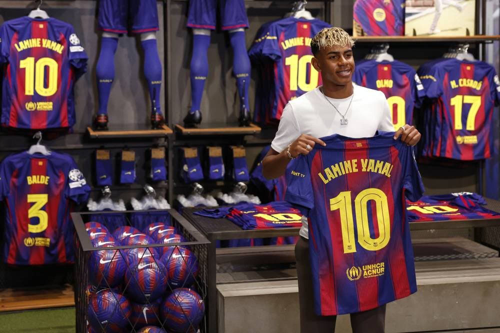 10 ملايين يورو إيرادات برشلونة من قميص لامين خلال 24 ساعة