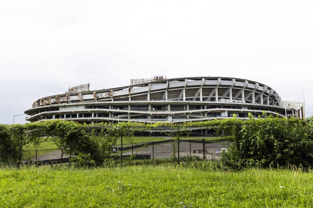 ترمب يهدد بتعطيل بناء ملعب فريق كرة قدم أمريكية إذا لم يستعد اسمه القديم