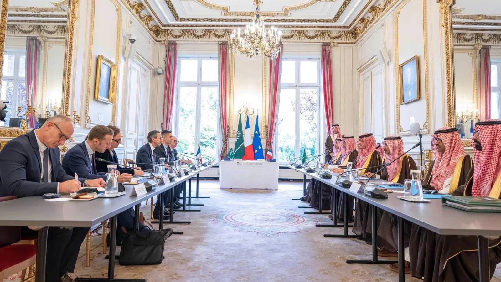 توقيع وثيقة تنفيذية لمسارات التعاون الأمنية المستقبلية بين السعودية وفرنسا