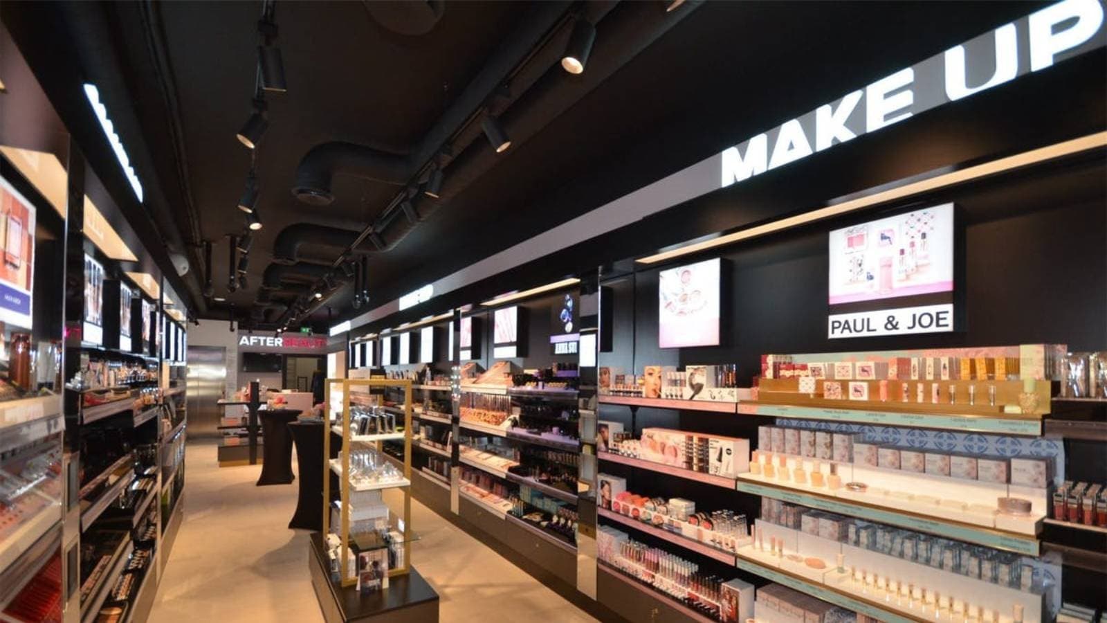 طفرة في سوق مستحضرات التجميل السعودية.. سباق ملياري وقواعد اللعبة تتغير