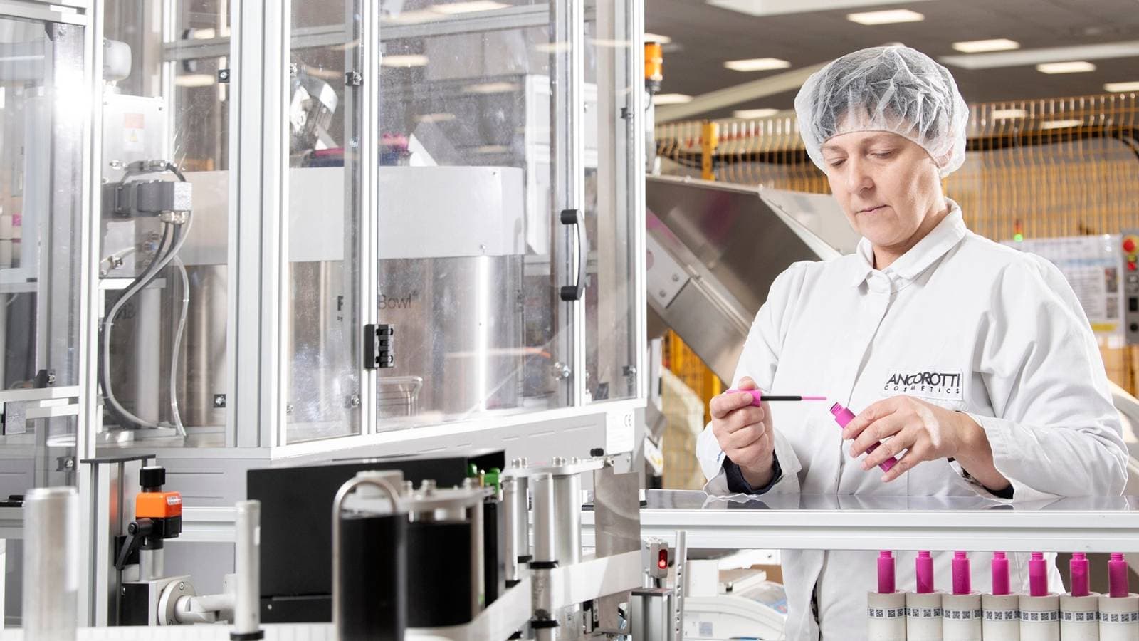 طفرة في سوق مستحضرات التجميل السعودية.. سباق ملياري وقواعد اللعبة تتغير