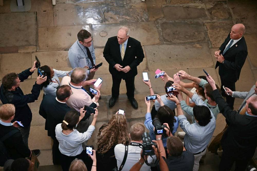 ديون أمريكا تقلق أسواق المال العالمية.. 36 تريليون دولار من يملكها؟ 