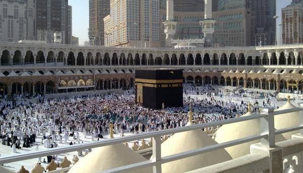  إيقاف وغرامات مالية بحق شركات قصرت في الخدمات المقدمة للمعتمرين