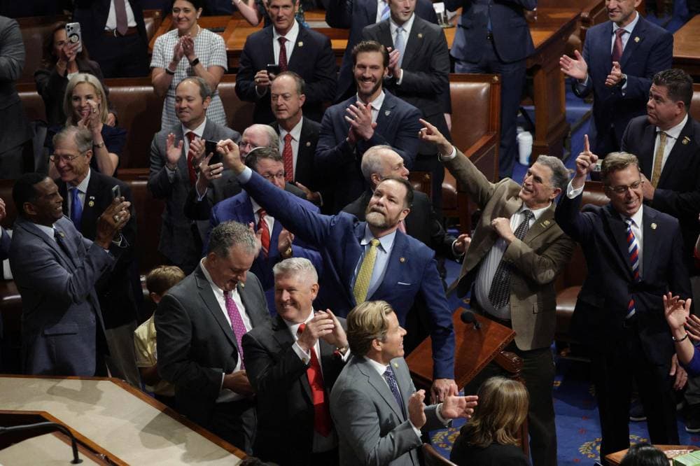 الكونجرس الأمريكي يقر مشروع قانون ترمب للموازنة