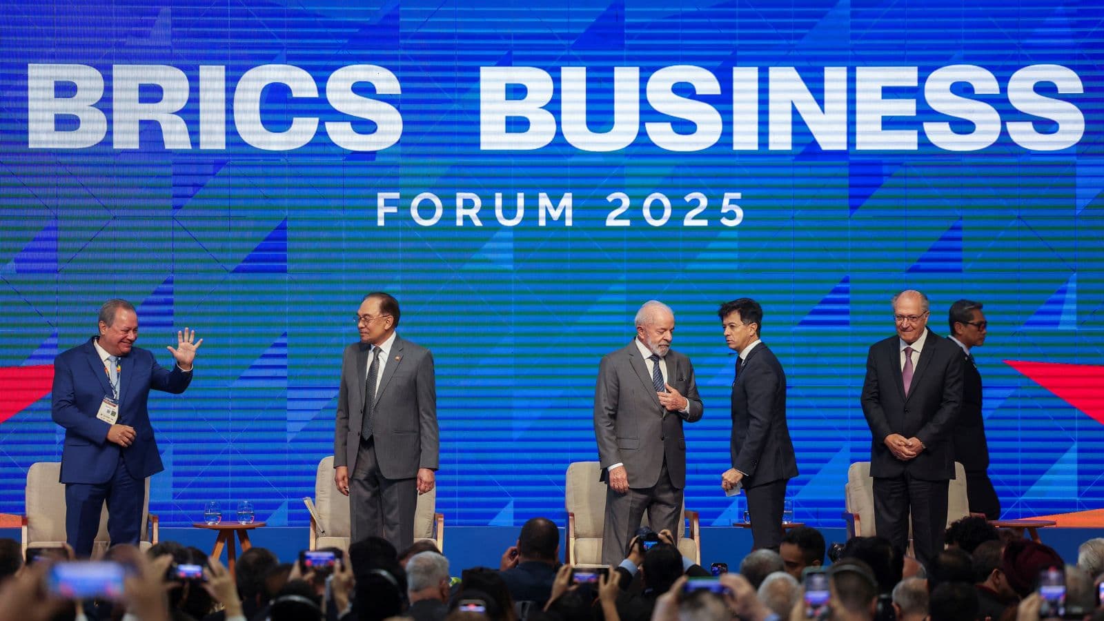 مسودة البيان الختامي لقمة "بريكس" تعارض ترمب دون استفزازه