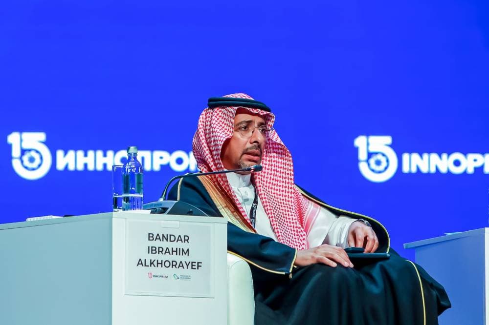 وزير الصناعة: التبني المبكر للتقنيات يعزز قدرات السعودية الإنتاجية في سلاسل القيمة