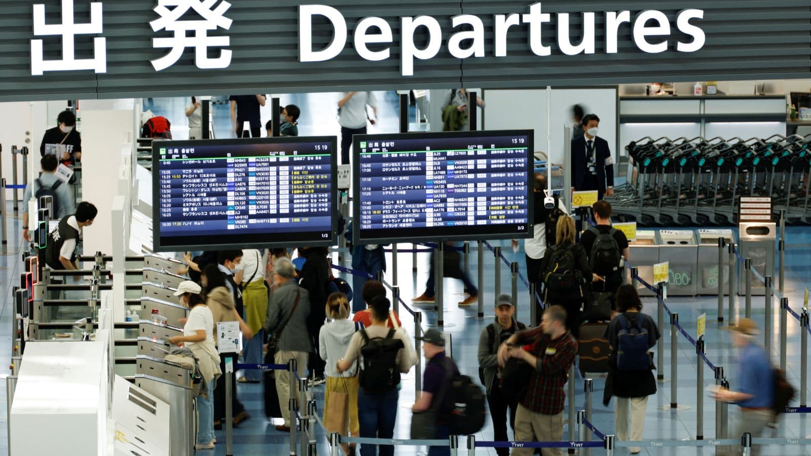 الذكاء الاصطناعي يستغل بيانات المسافرين لتسعير تذاكر الطيران