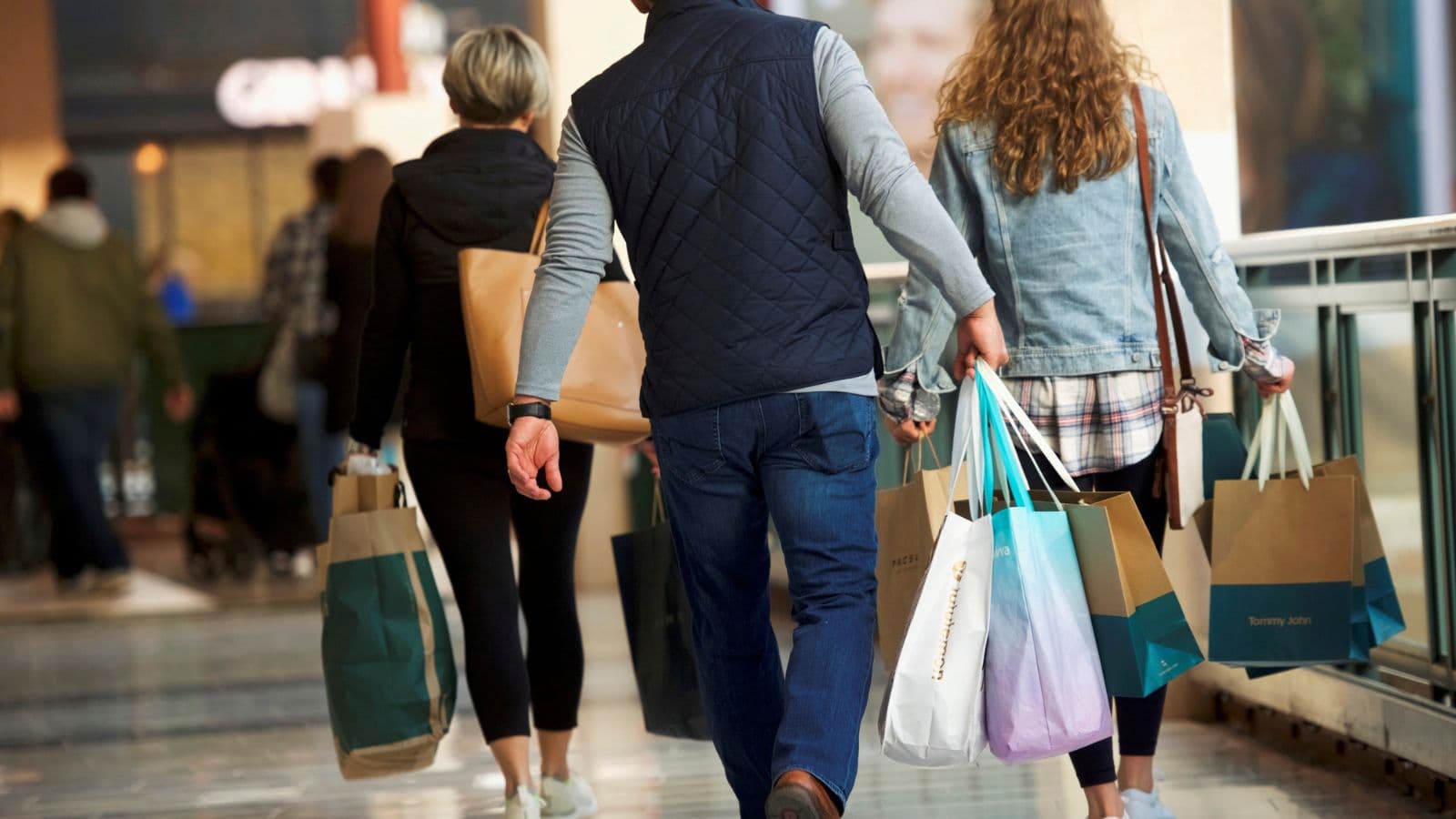 "جولدمان ساكس": وطأة تكاليف الرسوم ستقع على عاتق المستهلكين الأمريكيين