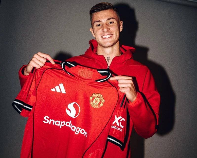 3 صفقات تكلف يونايتد 207 ملايين إسترليني .. سيسكو: إبراهيموفيتش مثلي الأعلى