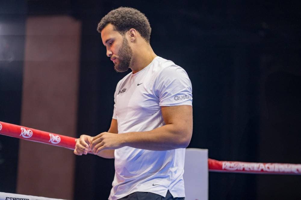 انطلاق تدريبات نزال قمة الوزن الثقيل بين موسيس إيتاوما وديليان وايت في الرياض