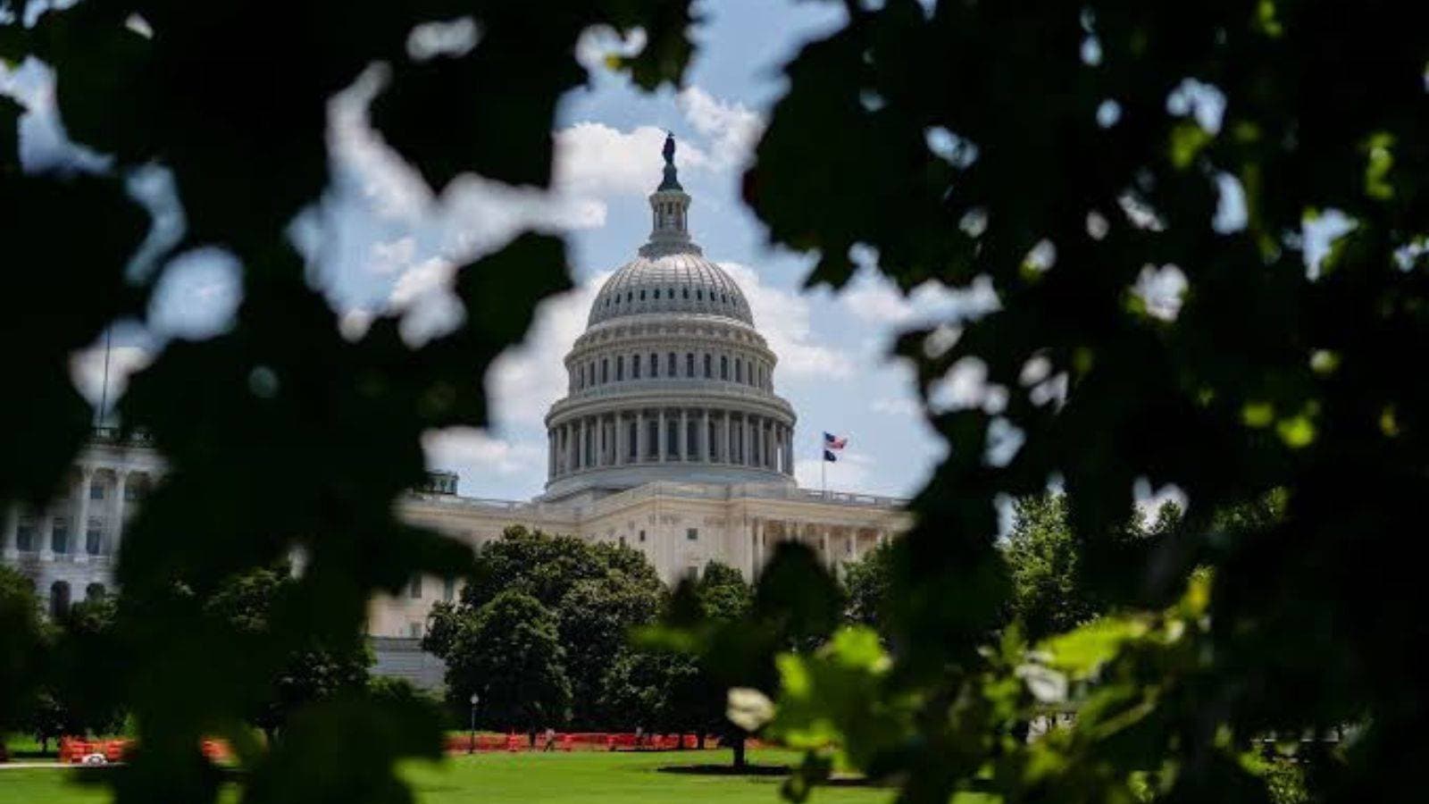 وزارة الخارجية تعلن آلية الحصول على تأشيرة "الزيارة الشخصية"