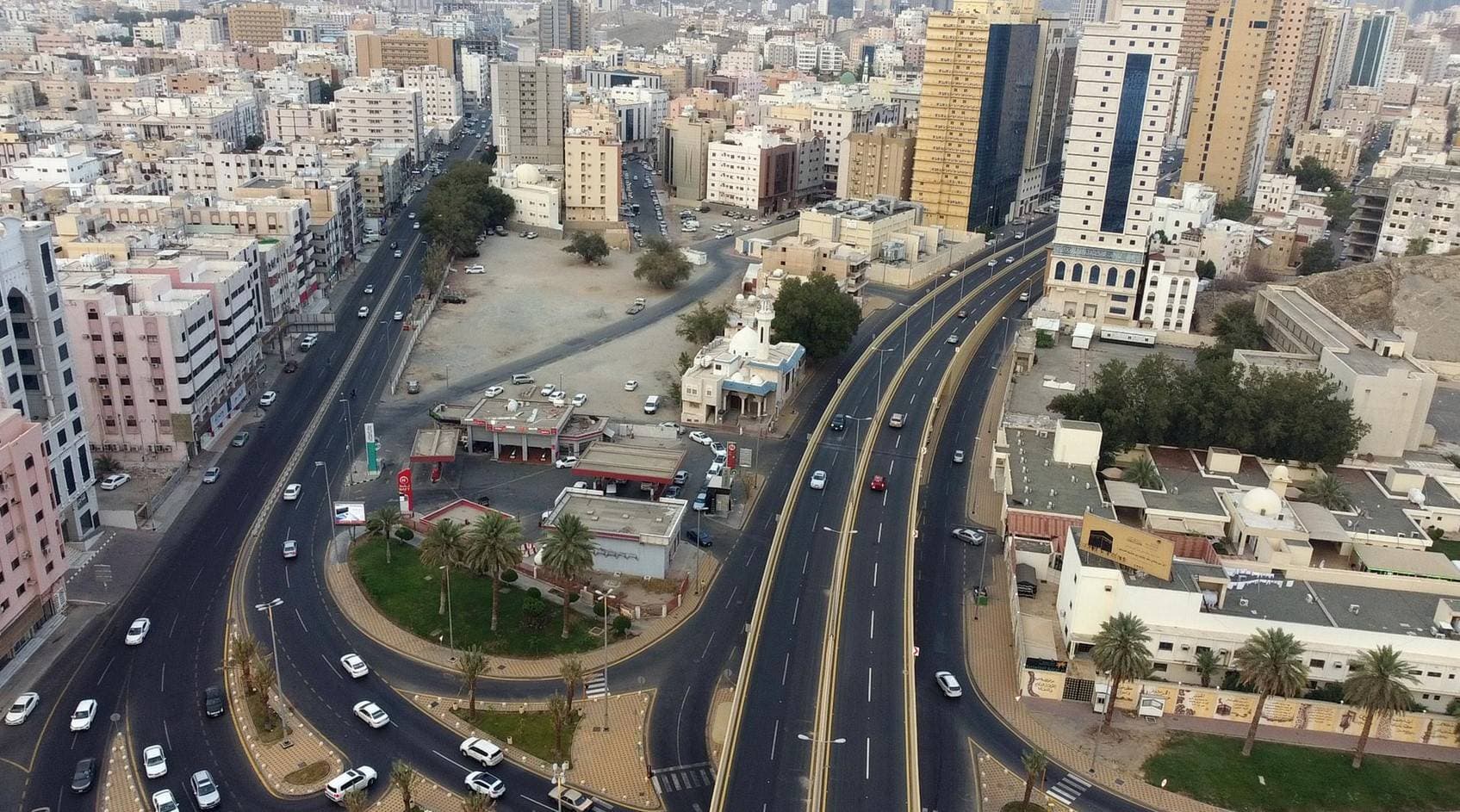 بدء استقبال طلبات التسجيل العيني الأول لـ 54 ألف قطعة عقارية في مكة المكرمة والشرقية