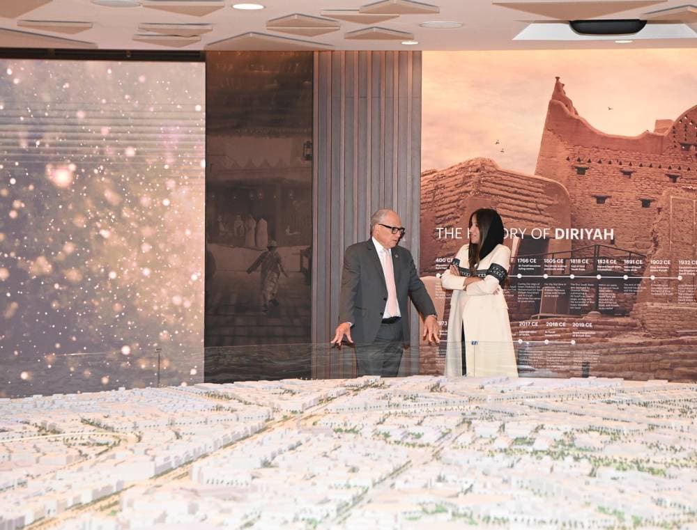 شراكة إستراتيجية بين الدرعية وSRMG لتعزيز التعاون وتنفيذ مشاريع ومبادرات مبتكرة