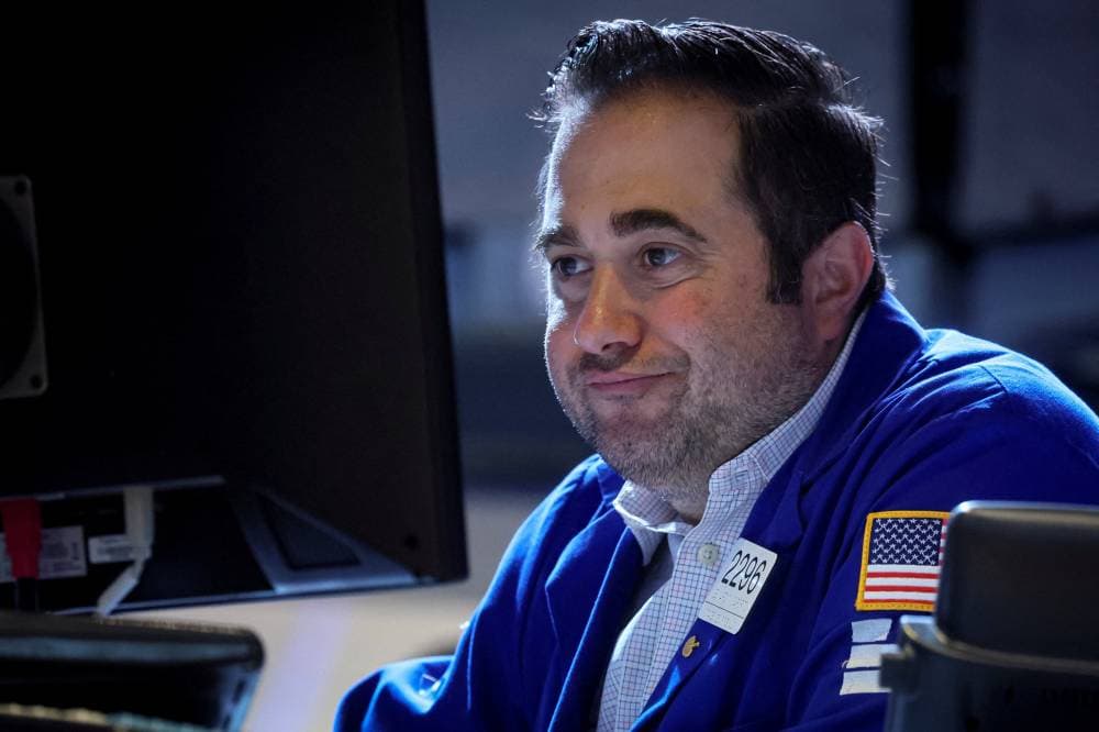 مؤشر ستاندرد آند بورز يغلق مرتفعا بعد إقالة ترمب لعضو بالبنك المركزي