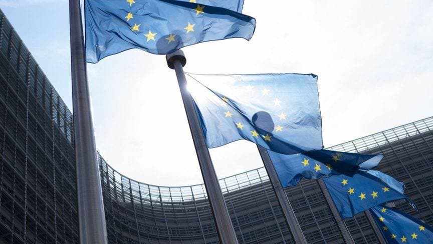 أوروبا تخطط لتسريع إلغاء رسوم البضائع الأمريكية بعد طلب ترمب