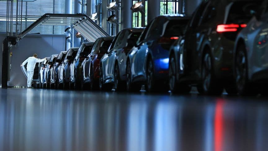 مبيعات السيارات في أوروبا تنتعش مسجلة أكبر ارتفاع في 15 شهراً