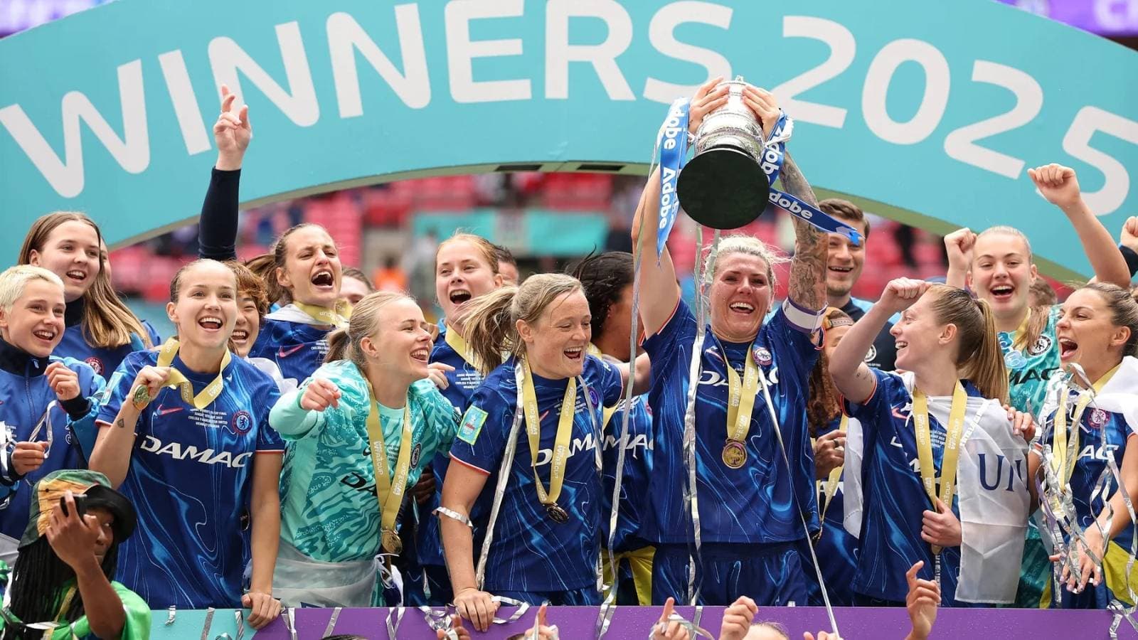 أندية إنجلترا تلجأ إلى طرق مبتكرة لمواصلة الإنفاق الضخم .. هل توقفها أوروبا ؟