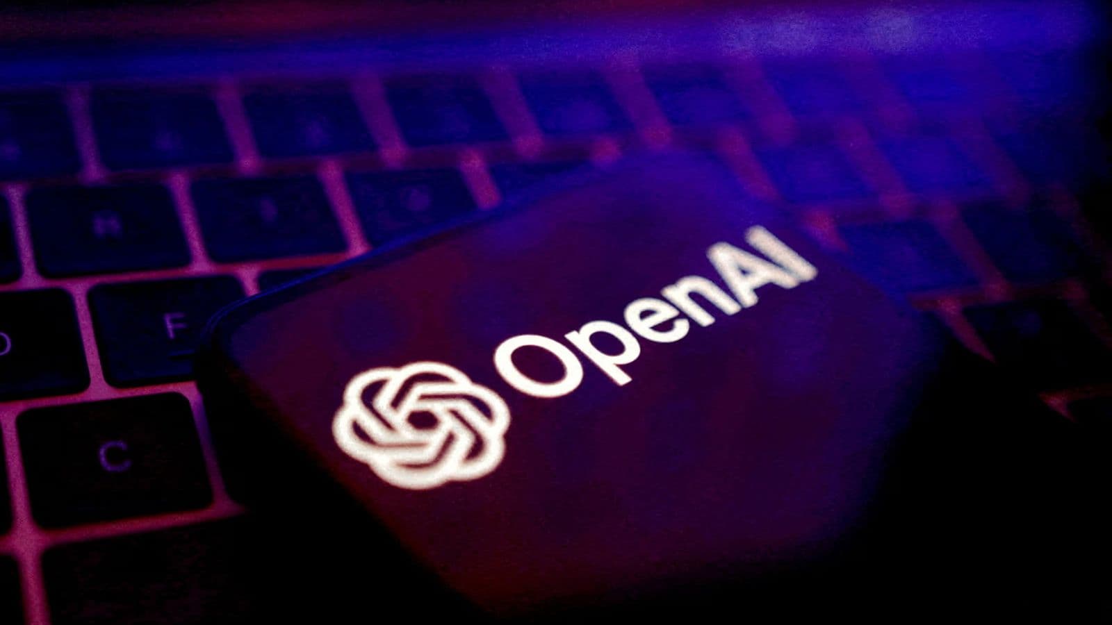 "OpenAI" تبحث بيع أسهم موظفين بتقييم 500 مليار دولار