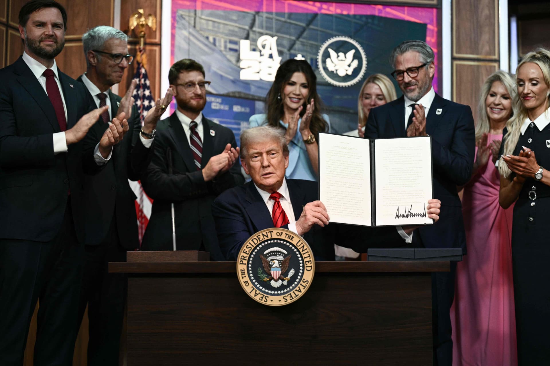 تعهدات بلا ضمانات .. خبراء يشككون في جدوى اتفاقيات ترمب التجارية