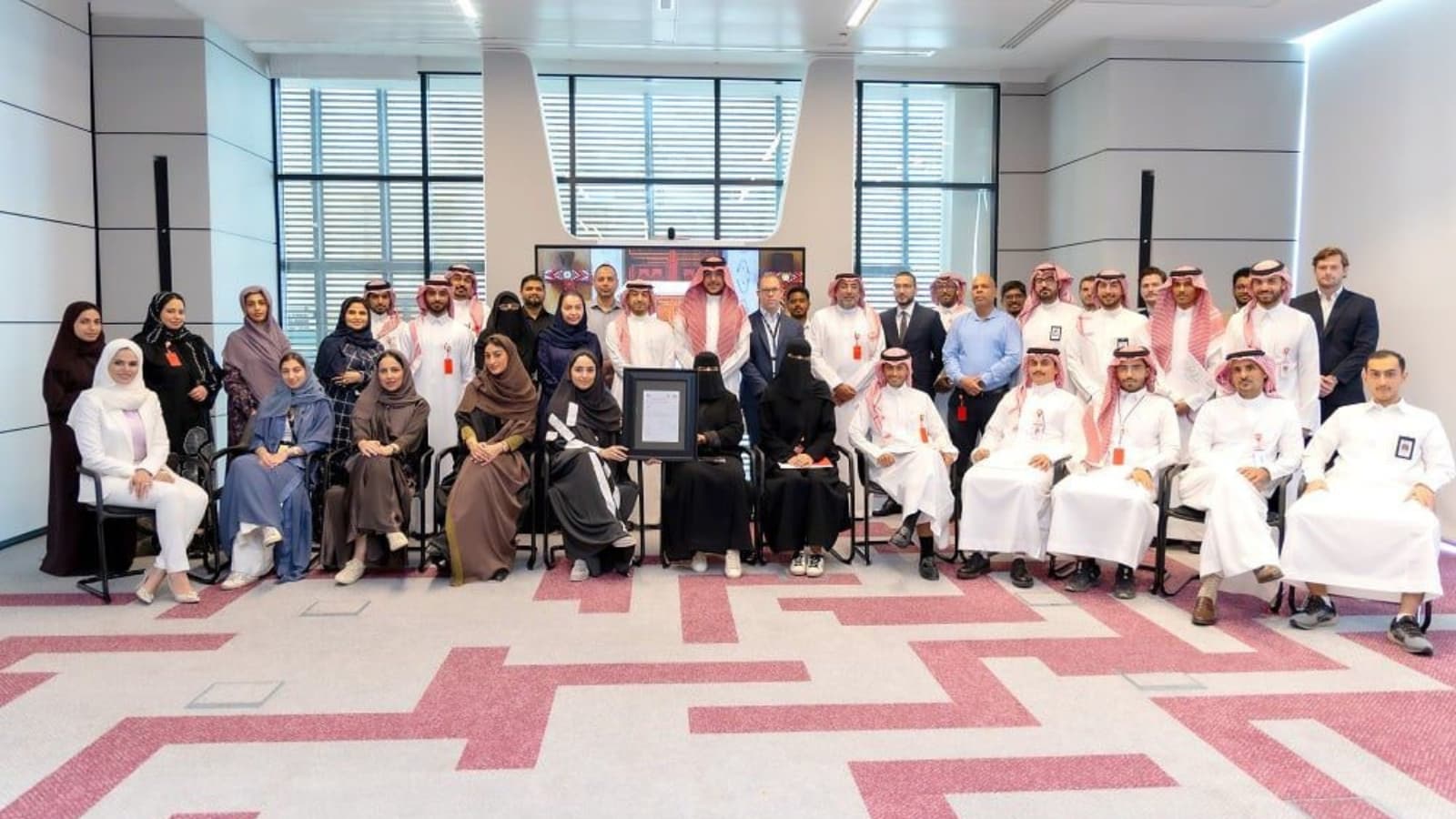 ‏"البنك السعودي الأول" يحصد الأيزو 20400 في المشتريات المستدامة