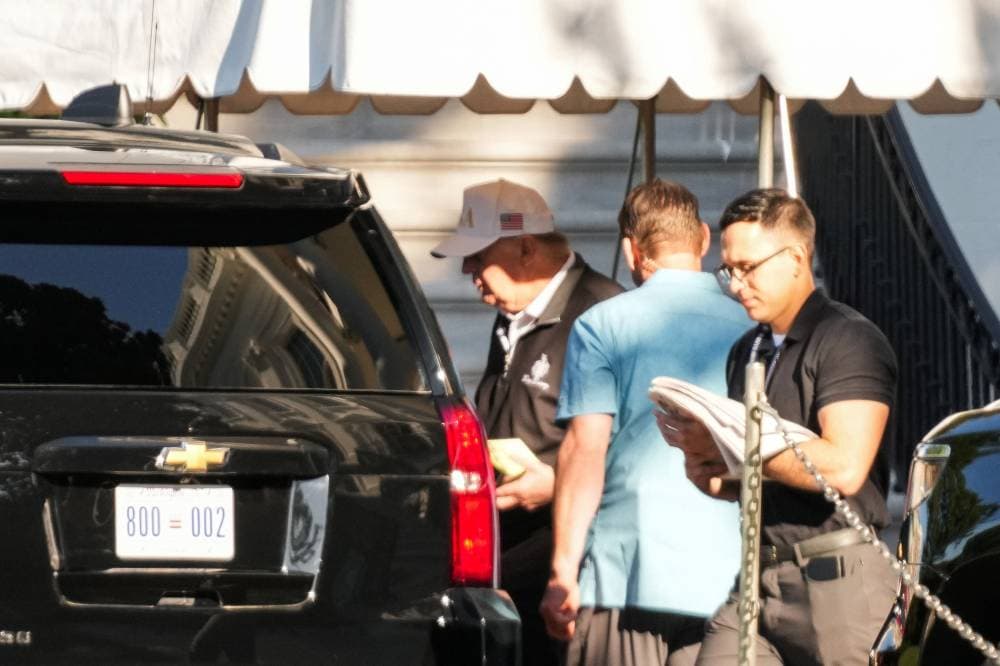 ترمب يطالب شركات الأدوية بتقديم ما يثبت نجاح عقارات كوفيد