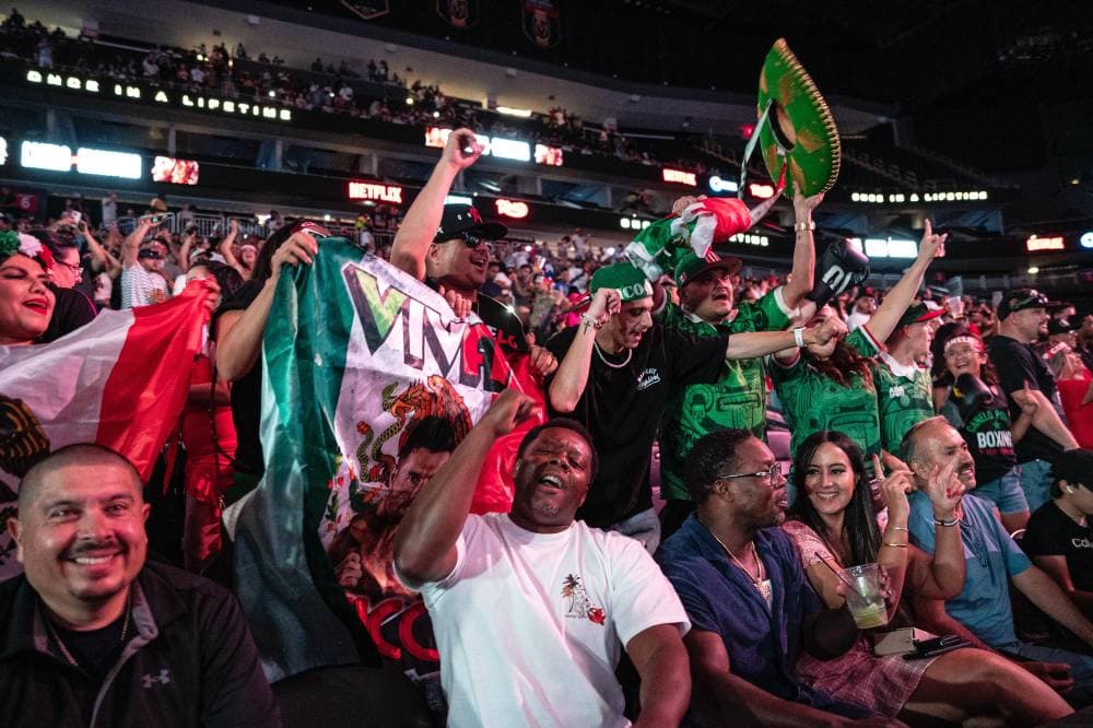 اكتمال الوزن الرسمي للاعبي الملاكمة في لاس فيجاس .. وترقب للنزال التاريخي