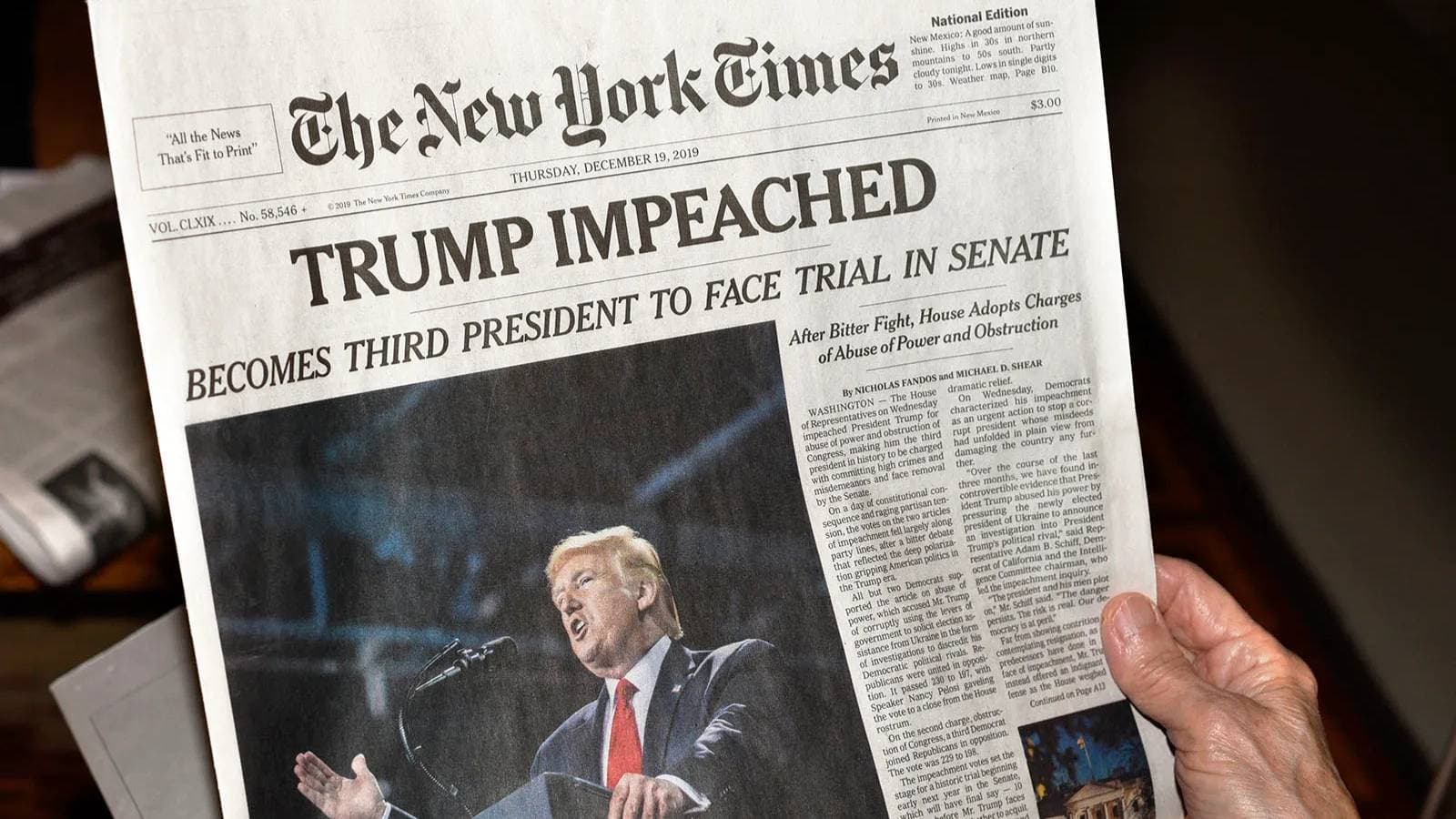 ترمب يقيم دعوى تشهير على "نيويورك تايمز" ويطالب بتعويض 15 مليار دولار