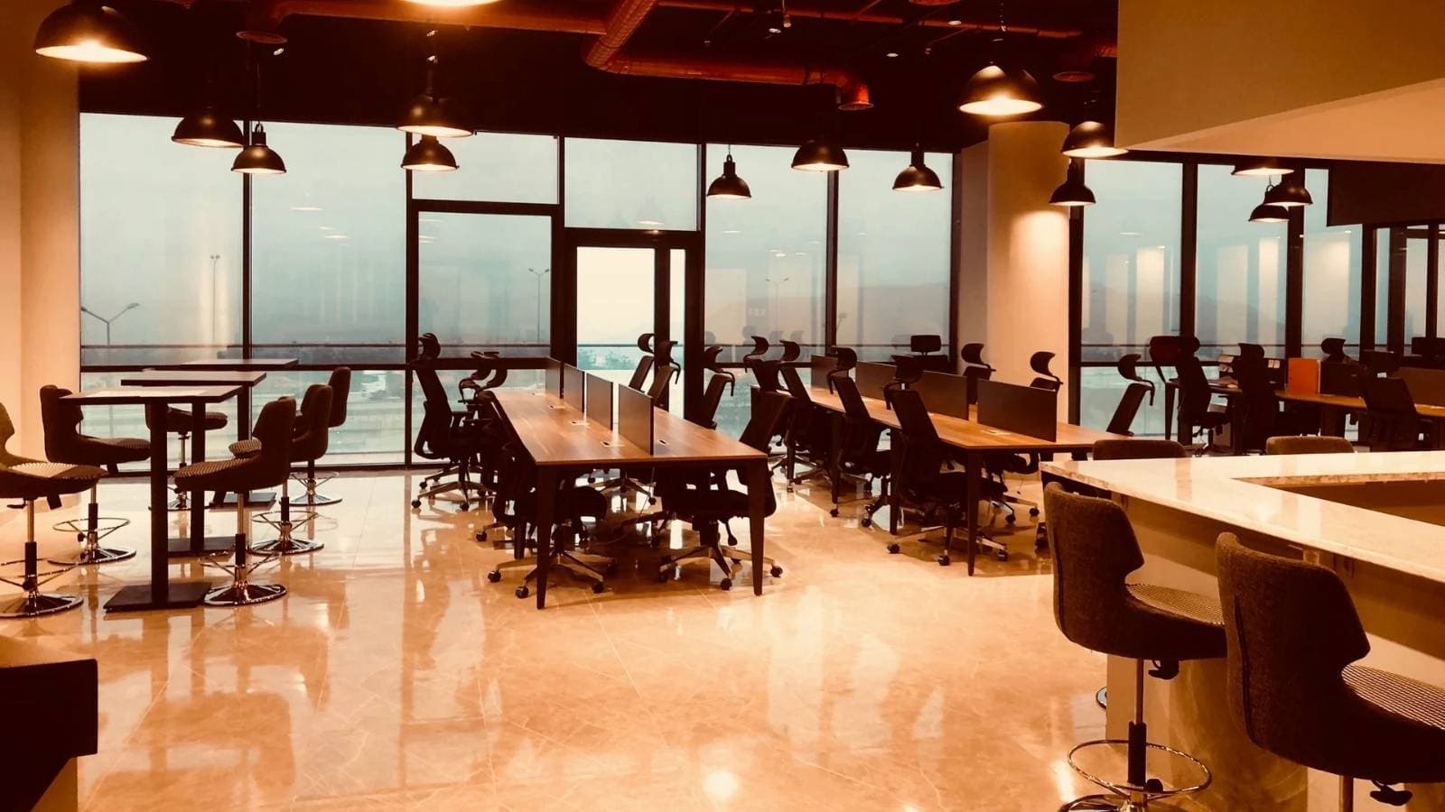 2139 ترخيصا للمساحات المكتبية المشتركة في السعودية.. تبدأ من 60 ريالا للساعة