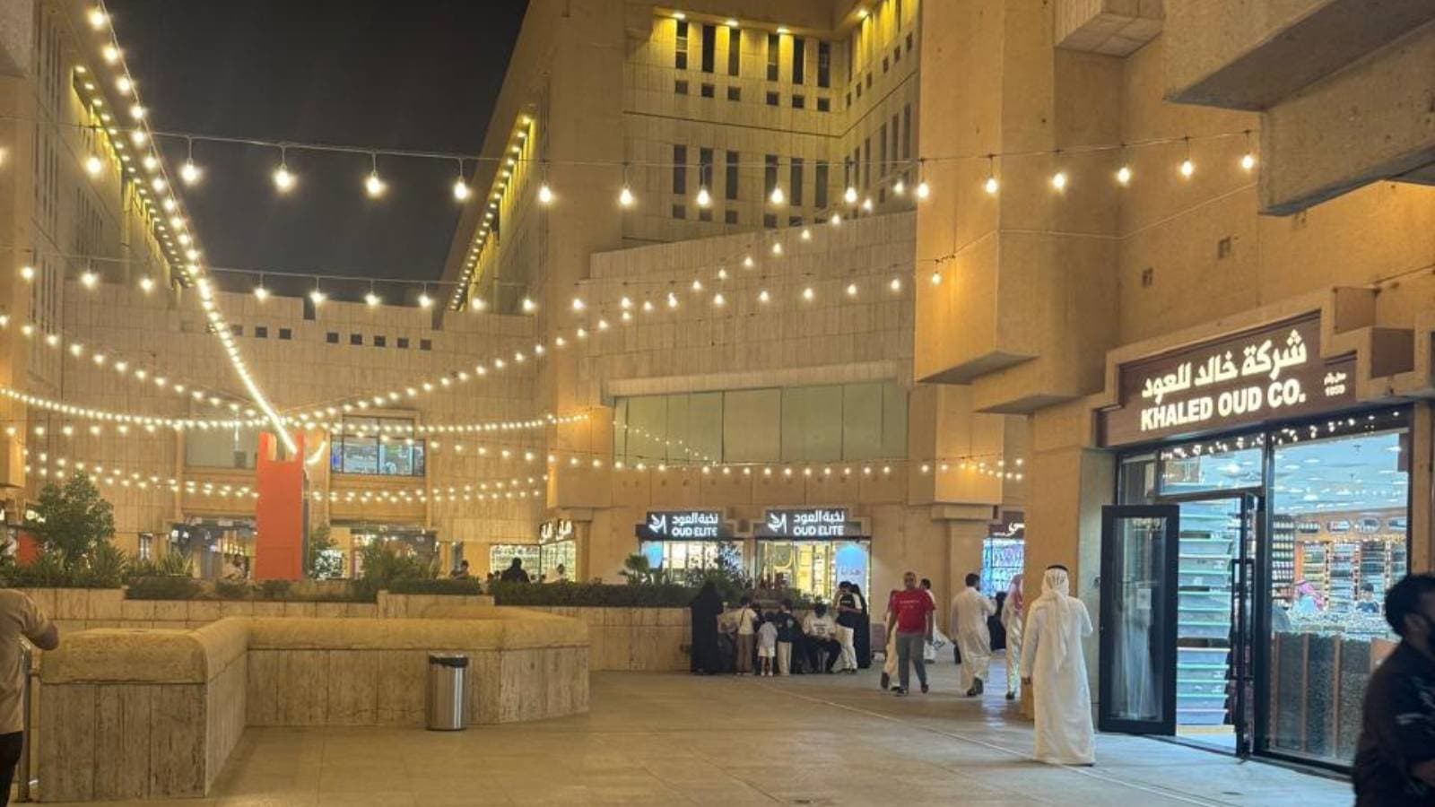 معيقلية الرياض.. «الصين الصغرى» للعطور وجهة الباحثين عن خيارات اقتصادية أقل