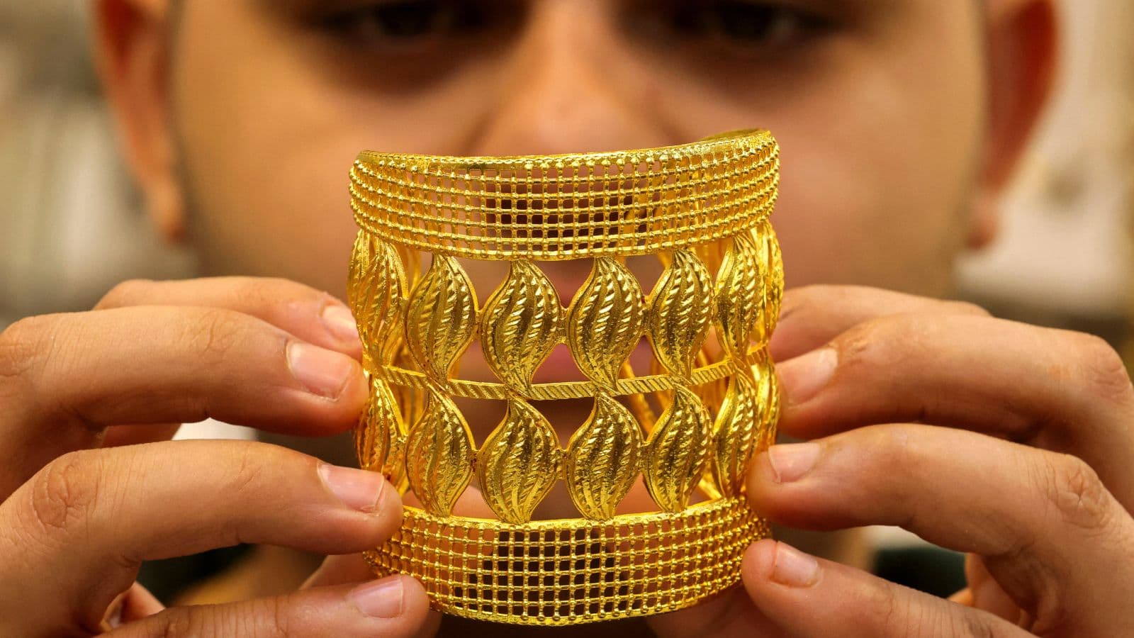 الذهب يسجل مستوى قياسيا جديدا مع رهانات على دورة خفض الفائدة