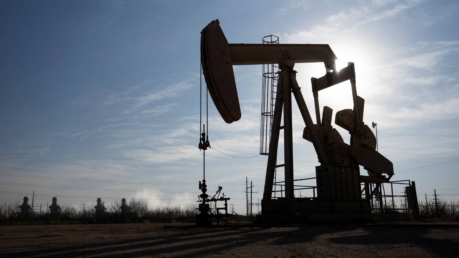 أسعار النفط تتراجع 1% بضغط من استئناف صادرات الخام من كردستان العراق