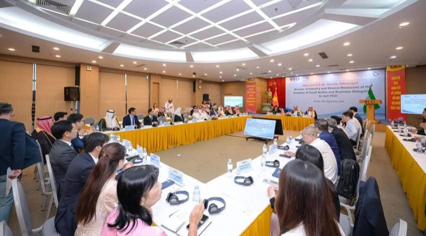 شركات سعودية توقع 5 اتفاقيات استثمارية خلال ملتقى الأعمال مع فيتنام
