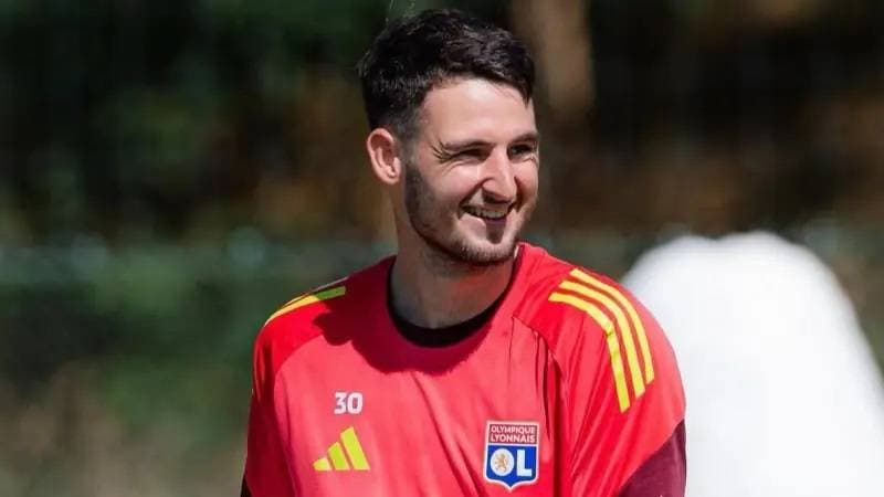 الهلال يقترب من الحارس باتويليت مقابل 350 ألف يورو