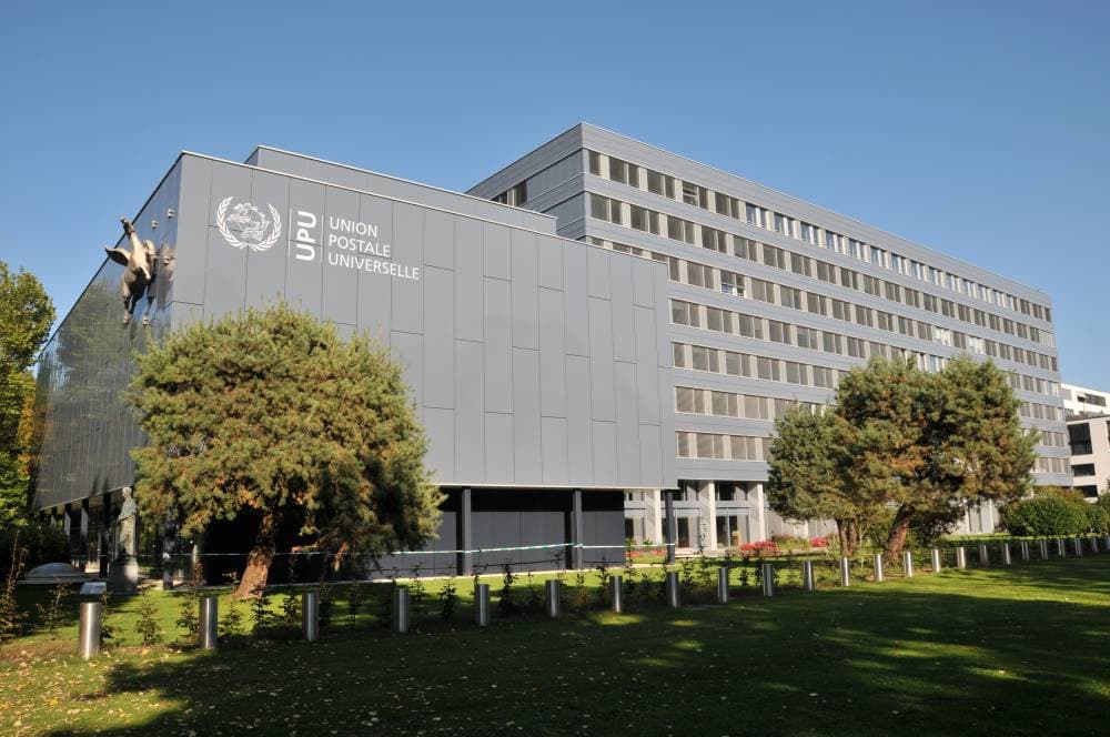 88 شركة بريد تعلق خدماتها مع الولايات المتحدة بسبب الرسوم الجمركية