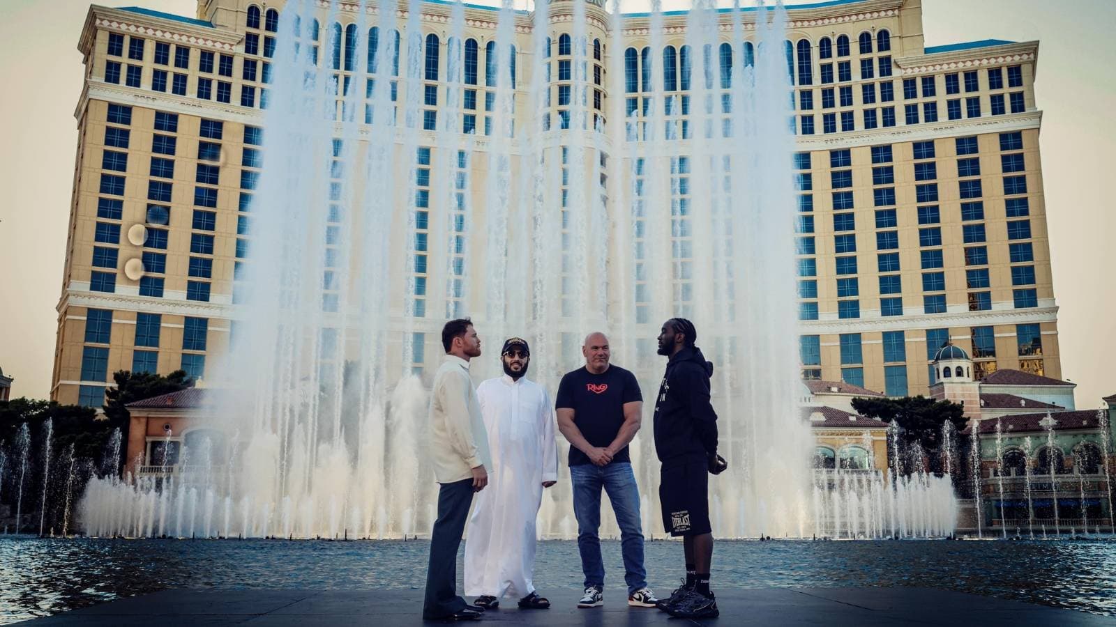 تركي آل الشيخ يحضر أول مواجهة بين كانيلو وكروفورد في لاس فيجاس