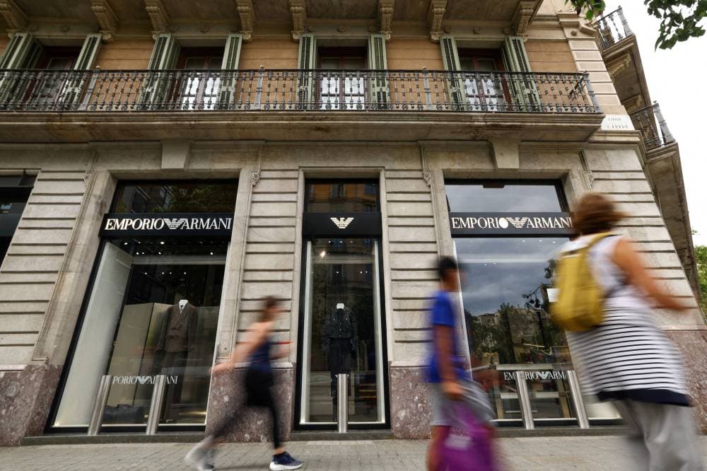 هل تستطيع بيوت الموضة العالمية استعادة الزبائن الأعلى إنفاقا بينما يكافح القطاع؟