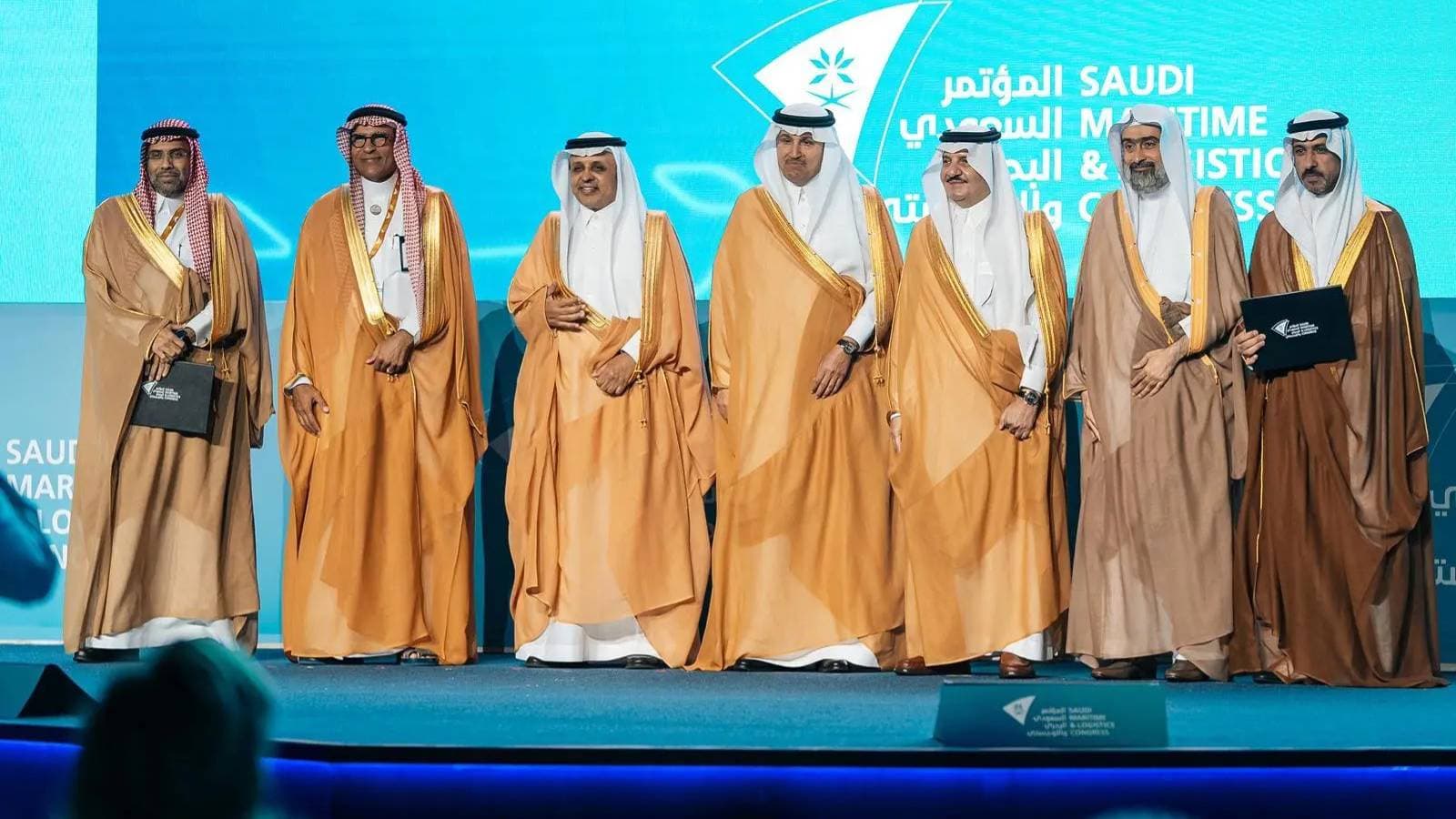 "البحري" و"العالمية للصناعات البحرية" تكشفان عن أولى السفن التجارية سعودية الصنع