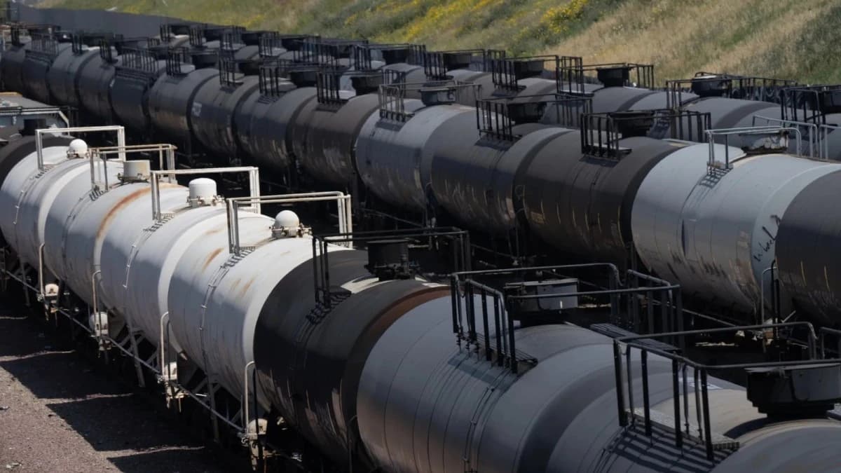 أسعار النفط تبدأ أسبوعها مرتفعة بعد نبرة أمريكا التصالحية تجاه الصين