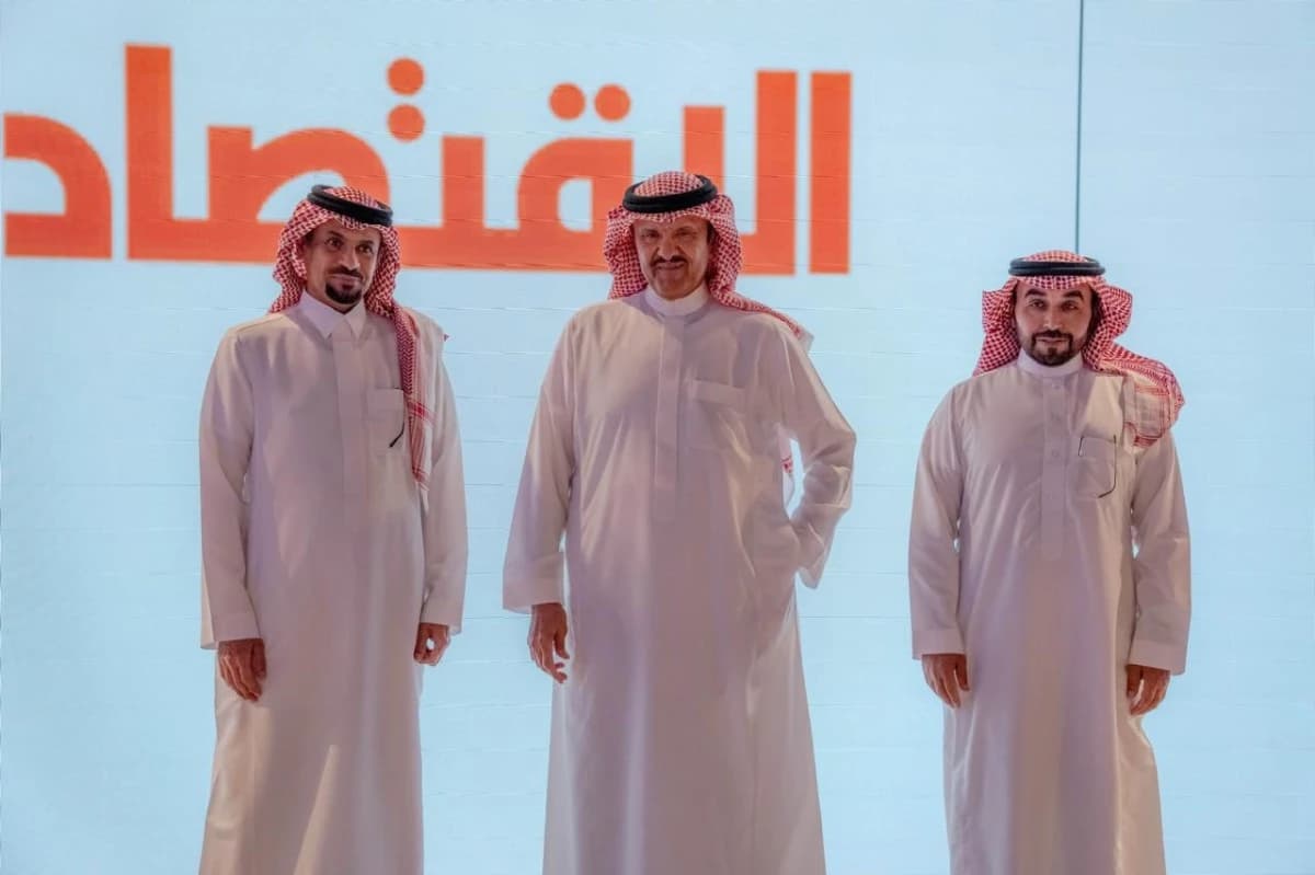 الأمير سلطان بن سلمان يكرم "الاقتصادية" الشريك الإعلامي لمعرض الطيران 2025