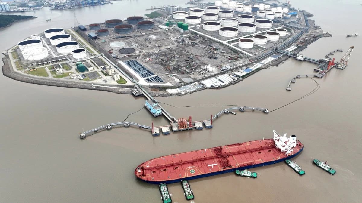 النفط ينخفض مع تقييم المستثمرين لأبعاد التوتر التجاري بين أمريكا والصين