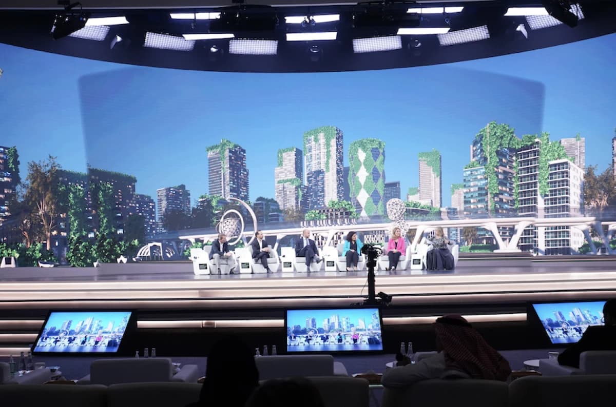 شراكة استراتيجية بين معهد مبادرة مستقبل الاستثمار و"الديار العربية" لتعزيز مستقبل المدن المستدامة