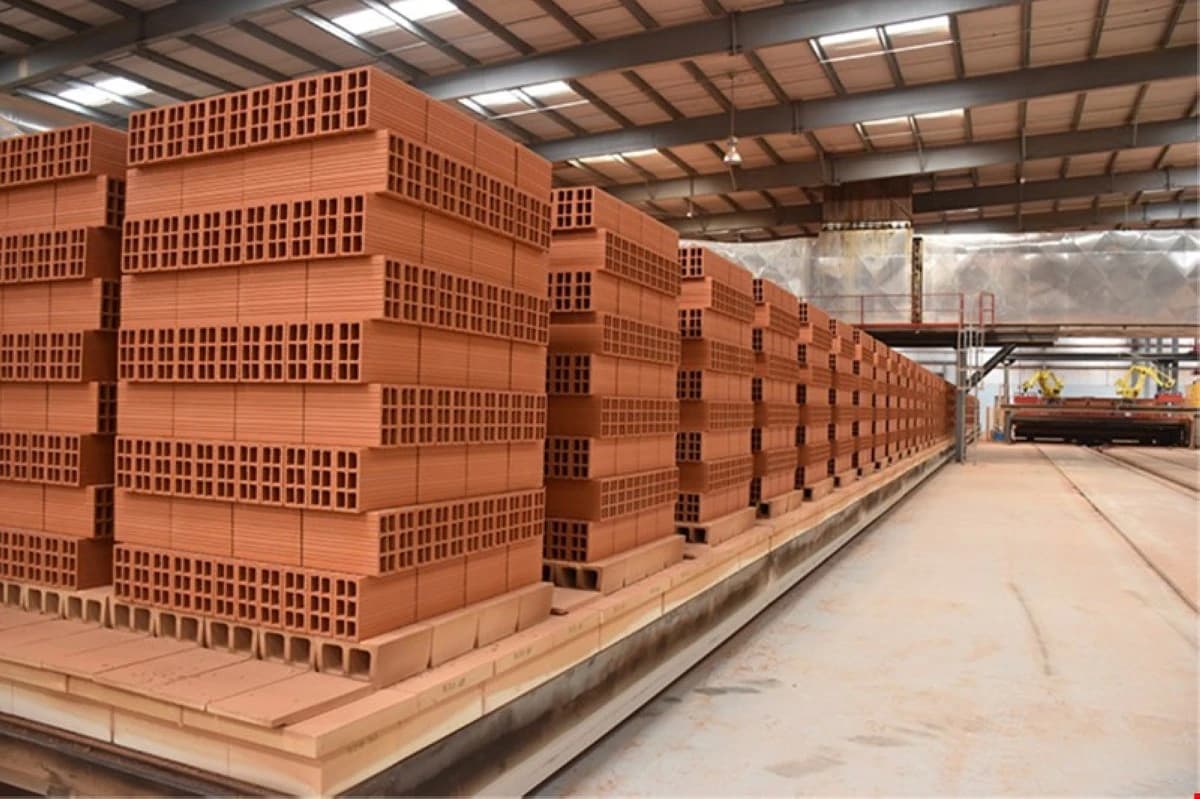 السعودية تتجه لفتح أسواق جديدة لتصدير الطوب الأحمر .. أبرزها سورية