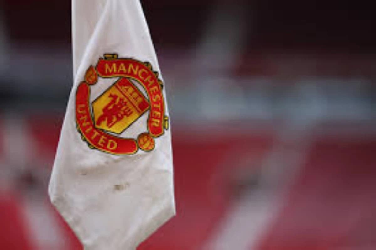 بيكهام قد يصبح سفيرا لتحالف إماراتي يستهدف الاستحواذ على مانشستر يونايتد