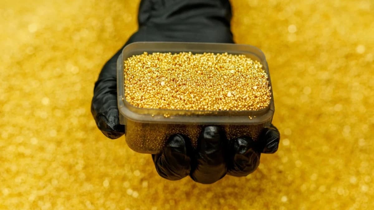 الذهب يستقر قرب أعلى مستوياته وسط ترقب لمحادثات التجارة