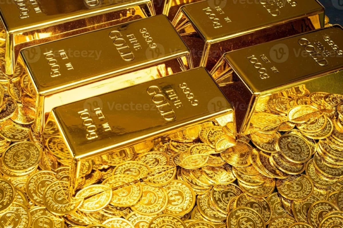 الذهب يلتقط الأنفاس بعد ارتفاعات قياسية والتركيز يتجه لبيانات اقتصادية
