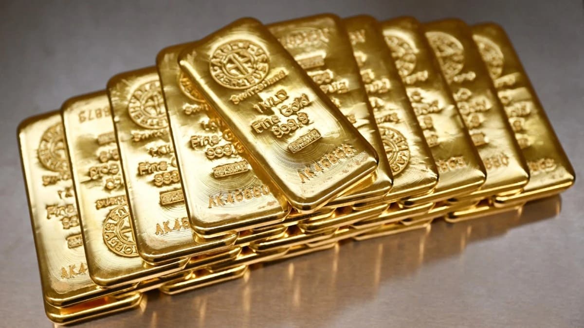 الذهب يتراجع وسط ارتفاع الدولار وترقب بيانات التضخم الأمريكية