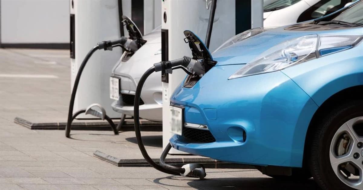 السعودية تتجه لتوسيع نطاق محطات الشحن الكهربائي للسيارات بين المدن