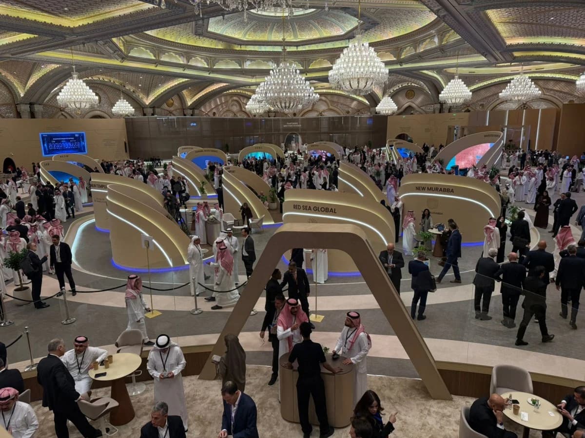 عدسات وفود FII9 توثق أناقة التصاميم والمقار .. هوية سعودية بطابع عالمي