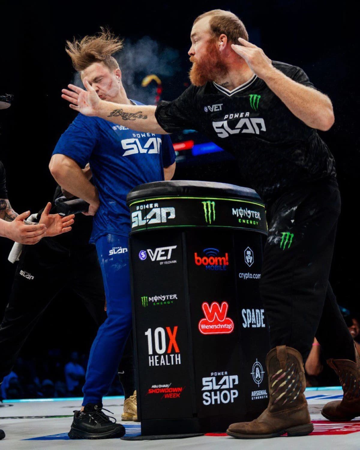 كم تبلغ قيمة أقوى "كف" في العالم؟ الإجابة في موسم الرياض