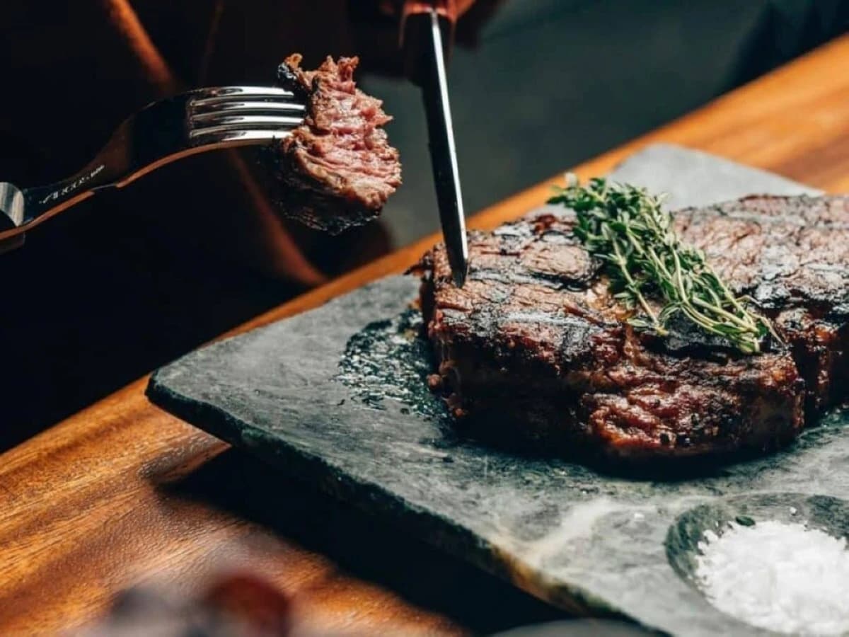 ما هو أغلى ستيك في مطاعم الرياض؟